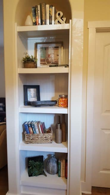 Bookshelf Makeovers - AFTER