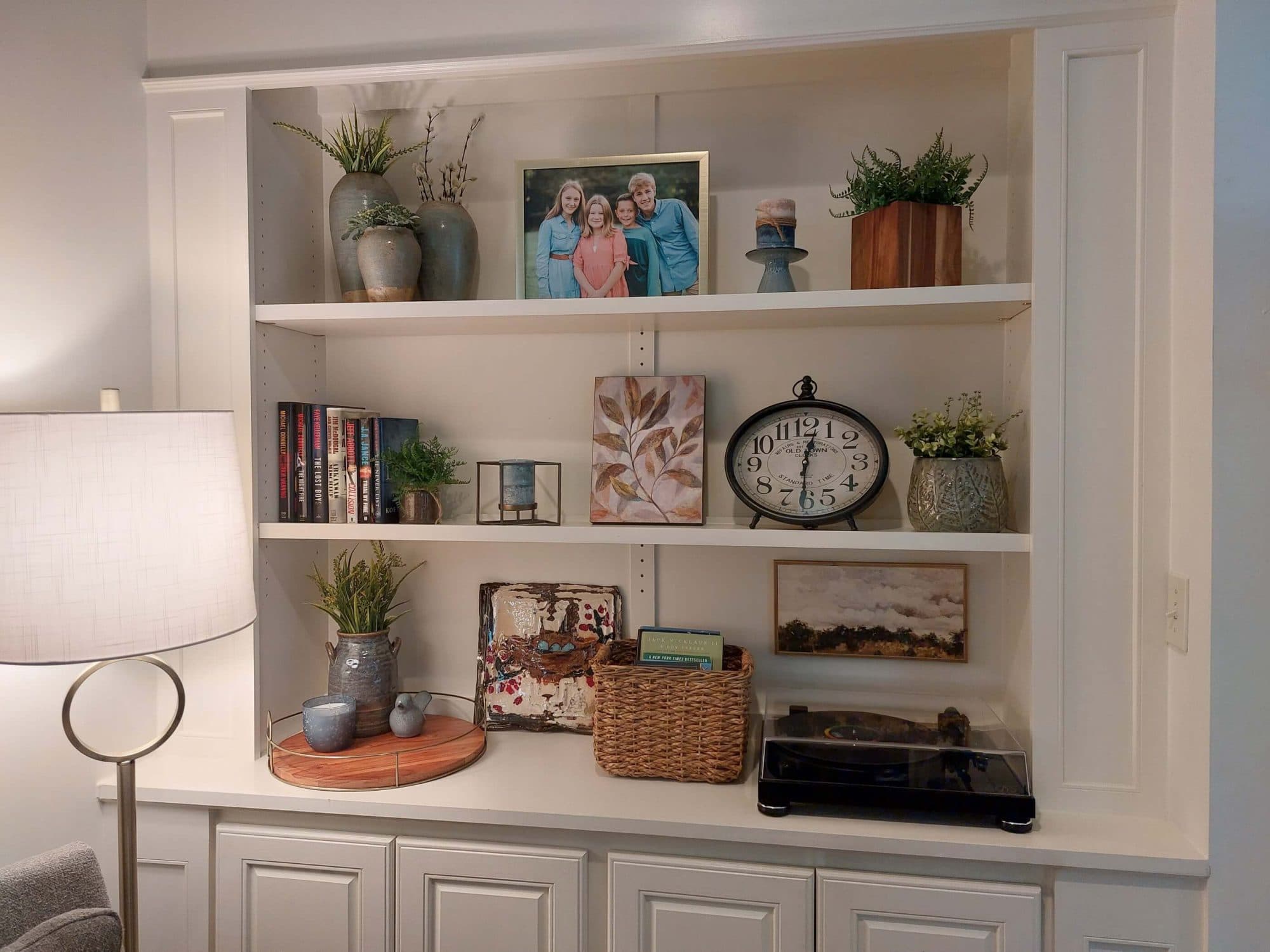 Bookshelf Makeovers - After