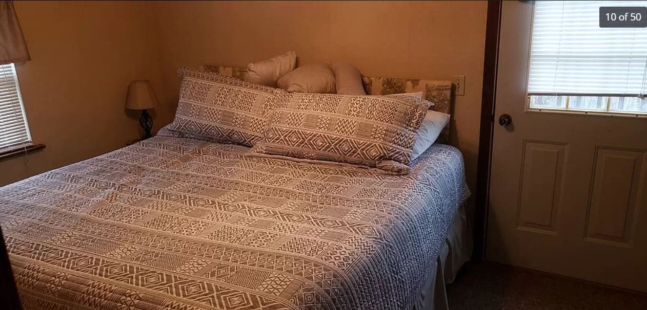 Pigeon Forge Vacation Rental Remodel - Before King Bedroom