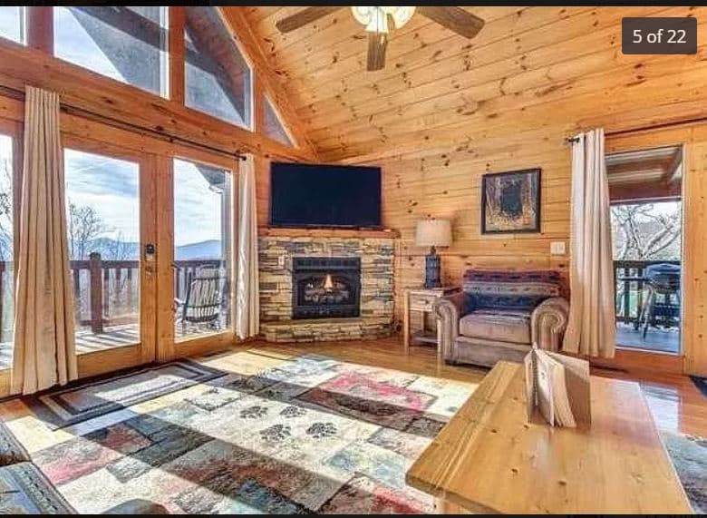 Gatlinburg Vacation Rental Refresh - Before Living Room