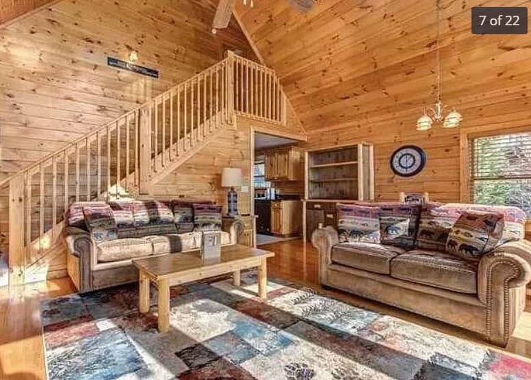 Gatlinburg Vacation Rental Refresh - Before Living Room