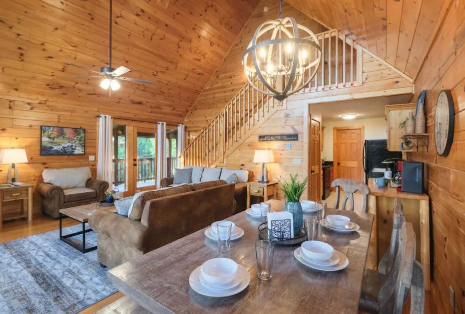 Gatlinburg Vacation Rental Refresh - After Dining Area